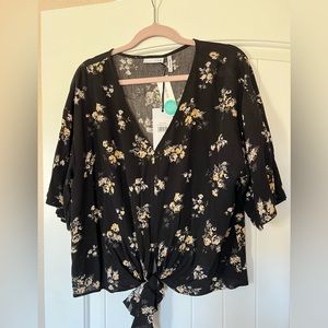 Stitch fix- LUQ front tie top